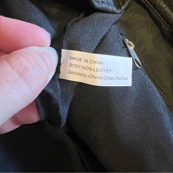 Backpack - Picture 10 of 10